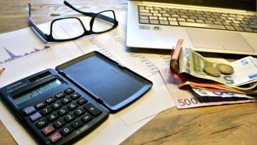 Έρχεται μίνι-φορολογικό νομοσχέδιο στη Βουλή με τα νέα μέτρα της ΔΕΘ