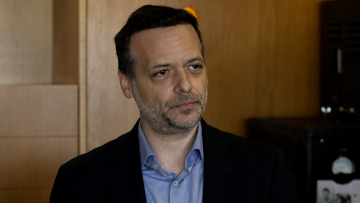 Ένταση με κατοίκους των Εξαρχείων στο Δημοτικό Συμβούλιο της Αθήνας