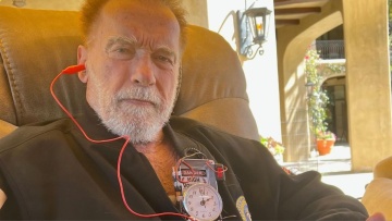 Σβαρτσενέγκερ: Αποκαλύπτει πότε θα επιστρέψει για το FUBAR 2 μετά την τοποθέτηση βηματοδότη στην καρδιά του