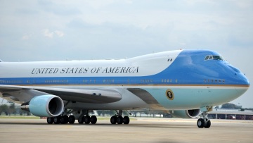 Βλάβη στο Air Force One του Τραμπ ενώ ήταν στον αέρα, επέστρεψε στην Ουάσινγκτον
