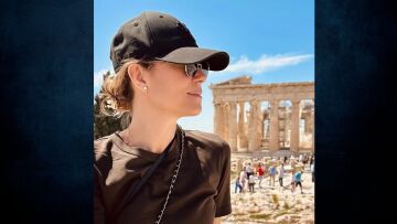 Βίκυ Καγιά: Στην Ακρόπολη με τα δύο παιδιά της