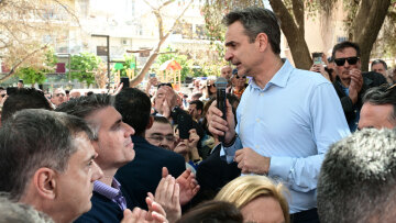 ΝΔ: Συσπείρωση στις τάξεις της και φυγή προς τα εμπρός - «Κλειδώνουν» επιτελάρχης Μαξίμου και συνέδριο