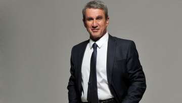 Λοβέρδος για επίθεση στη Δεληκάρη: Να μην αφήσουμε τη χώρα στα χέρια των τραμπούκων