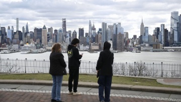 ΗΠΑ: Σενάρια συνωμοσίας για τον σεισμό πριν από την έκλειψη Ηλίου - Τι λένε οι σεισμολόγοι