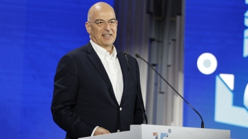 Επίθεση του Ιράν στο Ισραήλ: Επιστρέφει στην Ελλάδα ο Νίκος Δένδιας