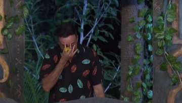 Survivor - Γιώργος Λιανός: Παραλίγο να κάψει τα φρύδια του - Δείτε το βίντεο