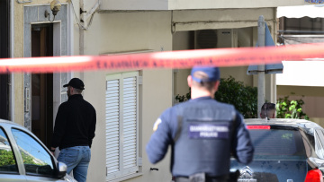 Ηλιούπολη: Τα στοιχεία που δείχνουν ως μητροκτόνo τον 36χρονο - Τι εξετάζουν οι Αρχές