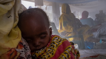 Σουδάν: Εξαθλίωση μετά από έναν χρόνο πολέμου - «Πατέρας πούλησε τη 15χρονη κόρη του για ένα σακί δημητριακά»