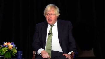 Διακοπές στην Εύβοια για τον Μπόρις Τζόνσον - Με τη σύζυγο και τα τέσσερα παιδιά τους
