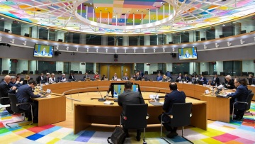 Eurogroup: Συνεδριάζει σε διπλό ταμπλό ψάχνοντας το «win-win» σε δασμούς και αμυντικές δαπάνες