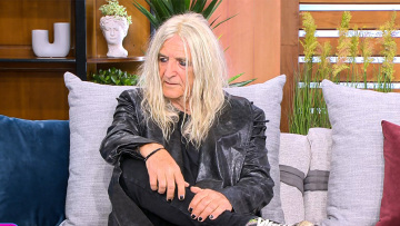 Νίκος Καρβέλας: Δεν έχω λεφτά, δεν είμαι συστημικός, παρά φύσιν να θέλουν γάμο οι ομοφυλόφιλοι