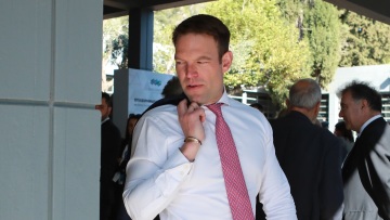 Στέφανος Κασσελάκης: Επίσημος προσκεκλημένος στην παρέλαση της 5ης Λεωφόρου με το βλέμμα στις προκριματικές εκλογές του ΣΥΡΙΖΑ για το ευρωψηφοδέλτιο