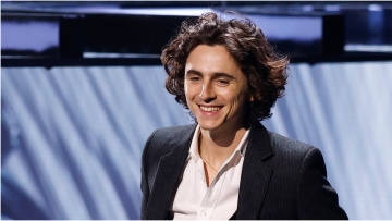 Τίμοθι Σάλαμε: Τραγουδά ως Μπομπ Ντίλαν στα γυρίσματα της βιογραφικής ταινίας