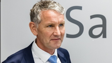 Σε δίκη Γερμανός ακροδεξιός πολιτικός για τη χρήση ναζιστικού συνθήματος