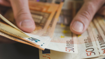 Ασφαλιστικό: Ερχονται τρεις αλλαγές για συντάξεις και επιδόματα - Ποιοι περιμένουν για αναδρομικά