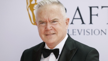 Χιου Έντουαρντς: Παραιτήθηκε ο παρουσιαστής του BBC - Είχε εμπλακεί σε σκάνδαλο με άσεμνες φωτογραφίες ανηλίκου