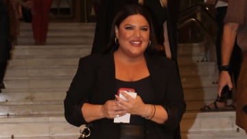 Δανάη Μπάρκα: Όταν με ρωτάνε τι να γράψουν στο επάγγελμά μου, τους λέω να το πάρουν επάνω τους