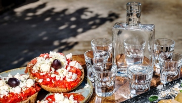 Taste Atlas: Ο ντάκος στην κορυφή της λίστας με τις 100 καλύτερες σαλάτες στον κόσμο - Άλλα επτά ελληνικά πιάτα στον κατάλογο