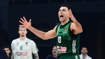 Με 29 πόντους του Σλούκα ο Παναθηναϊκός ισοφάρισε σε 1-1 τη σειρά, 95-79 την Μακάμπι στο ΟΑΚΑ - Βίντεο 