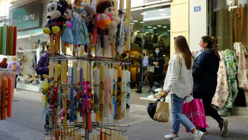 Ανοικτά τα καταστήματα την Κυριακή 