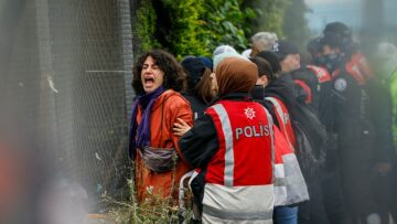 Επεισόδια στη διαδήλωση για την Πρωτομαγιά στην Κωνσταντινούπολη: Δακρυγόνα και λαστιχένιες σφαίρες από την αστυνομία