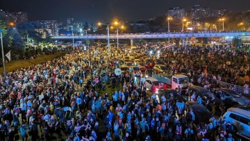Γεωργία: Διαδηλωτές απέκλεισαν κεντρικούς δρόμους στην Τιφλίδα για το νομοσχέδιο των «ξένων πρακτόρων»