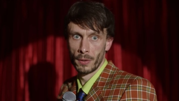 Μικρό Ταρανδάκι: Απαγόρευσα στους γονείς μου να το δουν, αποκαλύπτει ο δημιουργός και πρωταγωνιστής