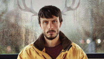 «Μικρό Ταρανδάκι»: Γνωστός συγγραφέας για τον πραγματικό κακοποιητή, «όλοι ξέρουν ποιος είναι»