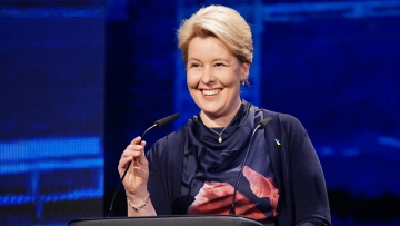 Γερμανίδα πολιτικός δέχτηκε επίθεση με βαρύ αντικείμενο στο κεφάλι