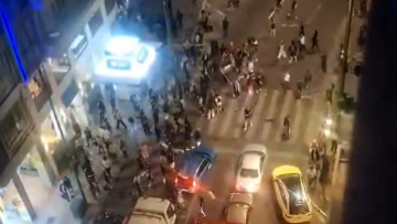 Διαδηλωτές για τη Γάζα προκάλεσαν φθορές σε ξενοδοχείο που μένουν Ισραηλινοί στο κέντρο της Αθήνας - Δείτε βίντεο