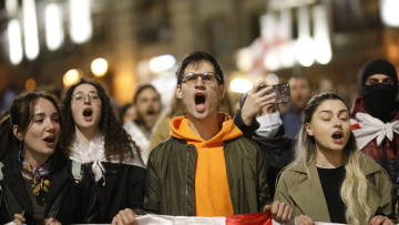 Γεωργία: Έξι άνθρωποι τέθηκαν υπό κράτηση σε συγκεντρώσεις κατά του νόμου περί ξένων πρακτόρων