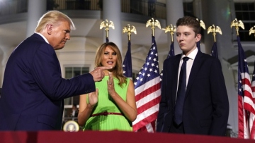 ΗΠΑ: Ο Μπάρον Τραμπ κάνει τα πρώτα του βήματα στην πολιτική