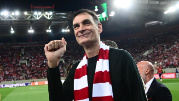 Η ανάρτηση της Euroleague για ποδόσφαιρο και μπάσκετ: Φίλοι του Ολυμπιακού, τι εβδομάδα ζείτε - Βίντεο 