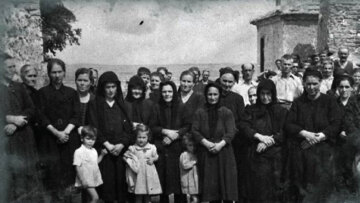 «Μας έβαλαν στον φούρνο για να μας κάψουν»: Η φρίκη του Χορτιάτη μέσα από τις μαρτυρίες όσων επέζησαν