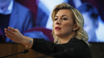 Eurovision: Η Ζαχάροβα τρολάρει τον διαγωνισμό και μιλά για «όργια» - Η κηδεία της δυτικής Ευρώπης συνεχίζεται, λέει