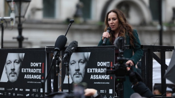 Βρετανία: Μάχη μέχρι τελευταία στιγμή για να αποφύγει την απέλαση στις ΗΠΑ δίνει ο Ασάνζ