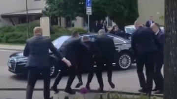 Απόπειρα δολοφονίας - Σλοβακία: Νέα στοιχεία για τον Τσιντούλα, «έδρασε μόνος του» - Με λουλούδια έξω από το νοσοκομείο οι υποστηρικτές του Φίτσο