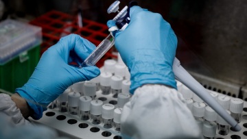 Πέθανε από καρκίνο ένα παιδί στην Ελλάδα που γεννήθηκε από το σπέρμα του Δανού δότη, νοσεί και το αδερφάκι του