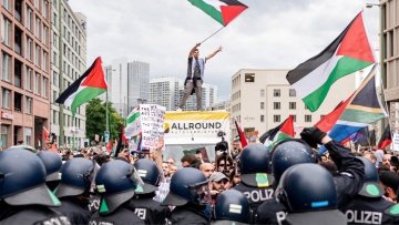 Γερμανία: Πορεία στο Βερολίνο για τη Νάκμπα, έγιναν συλλήψεις - Δείτε βίντεο 