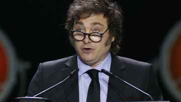 Διεφθαρμένη η γυναίκα του Σάντσεθ, λέει ο Μιλέι - Συντηρεί τη διπλωματική κρίση με την Ισπανία