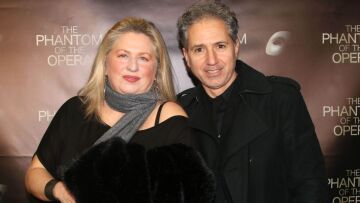 Δημήτρης Κόκοτας: Τα νεότερα για την υγεία του - Άμα του σφίξεις πολύ δυνατά το χέρι, το τραβάει, λέει η Σάντρα Βουτσά