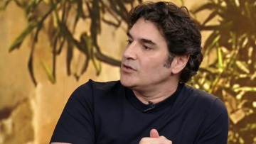 O Χριστόφορος Παπακαλιάτης έδωσε συνέντευξη στο ABC για το Maestro: «Όταν το έγραφα ήθελα να του δώσω μία πιο διεθνή ματιά»