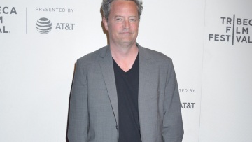 Γιατί συνεχίζονται, διακριτικά και αθόρυβα στο Χόλιγουντ, οι έρευνες για τις συνθήκες θανάτου του Μάθιου Πέρι