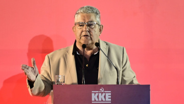 Επιμένει ο Κουτσούμπας: «Από τα 4 drones τα δύο στόχευαν τις βρετανικές βάσεις στην Κύπρο και τα άλλα δύο τη Σούδα»