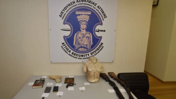 Συνελήφθησαν τρία άτομα που σχεδίαζαν να πουλήσουν αρχαία αντικείμενα μεγάλης αξίας