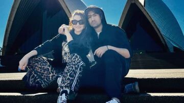 Καίτη Γαρμπή: Φωτογραφήθηκε στην Όπερα του Σίδνεϊ με τον γιο της, Δημήτρη Σχοινά 