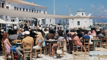 Slow Vacation: Γιατί πρέπει να επιστρέψουμε στο παραδοσιακό μεσογειακό καλοκαίρι