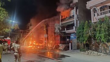 Ινδία: Έξι νεογέννητα έχασαν τη ζωή τους σε πυρκαγιά σε νοσοκομείο παίδων στο Νέο Δελχί 