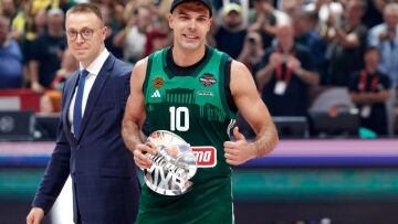 Κώστας Σλούκας: «Δεν μπορώ να περιγράψω τι αισθάνομαι» - Δείτε βίντεο