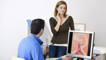 Στένωση καρωτίδας: Πέντε προειδοποιητικά σημάδια που δεν πρέπει να αγνοήσετε – Οι τρόποι αντιμετώπισης